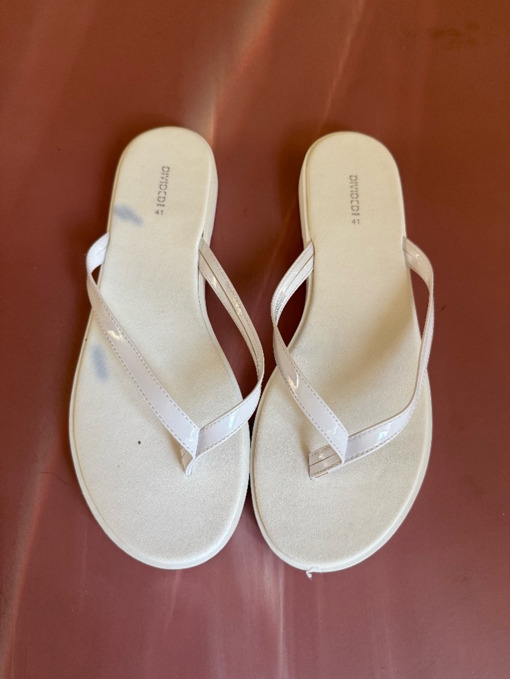White Patent Flip Flops | Size 41 | Women’s US 9.5/10 / Men’s US 8
